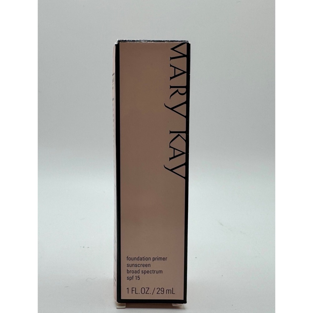 Mary Kay Foundation Primer Sunscreen SPF 15 1 fl oz 29 mL Oil-Free New in Box